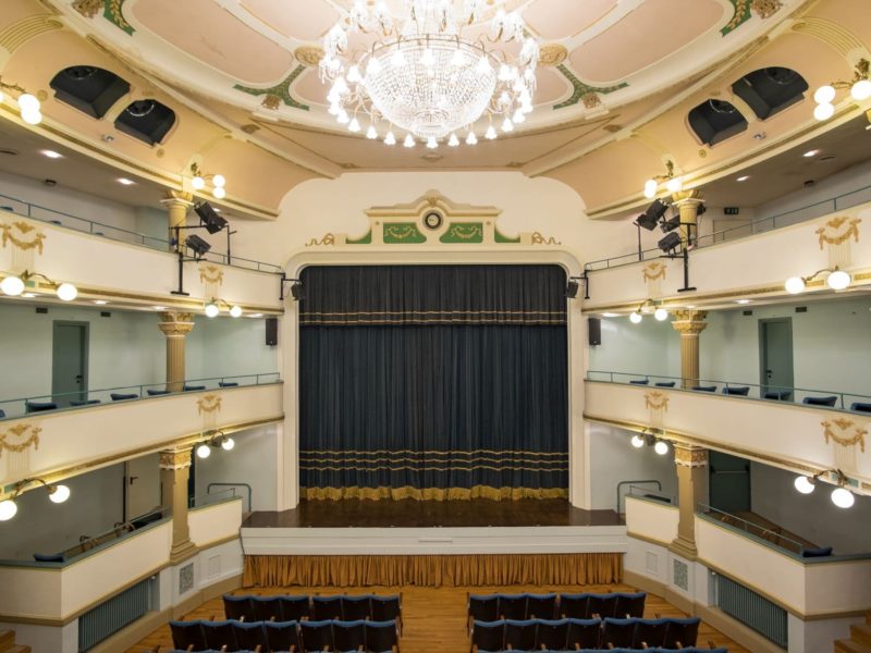 Interni teatro